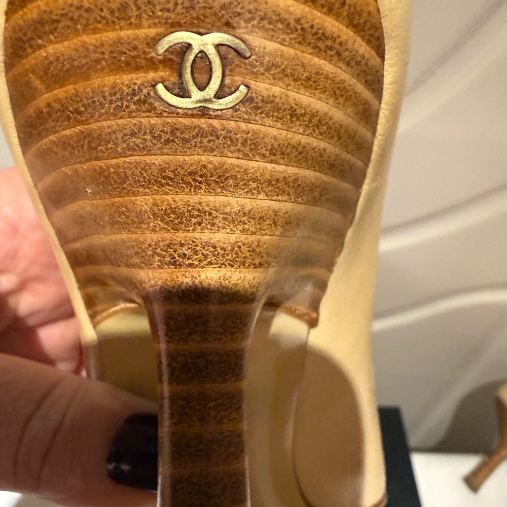 NWT Chanel Tan Leather Women's Shoes - Picture 4 of 5